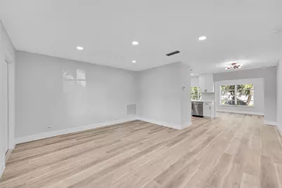 6925 NW 11th Street, Margate, FL 33063 - Photo 9