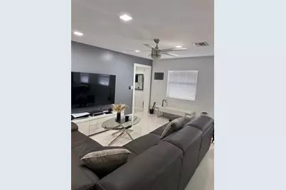 823 N 20th Court, Hollywood, FL 33020 - Photo 7