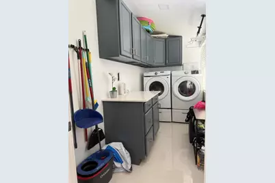 823 N 20th Court, Hollywood, FL 33020 - Photo 21