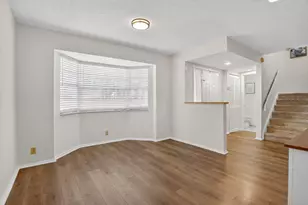 11461 Lakeview Dr, Coral Springs, FL 33071 - Photo 5