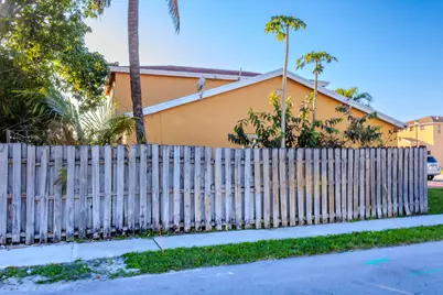 9462 NW 52nd Place, Sunrise, FL 33351 - Photo 5