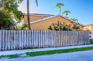 9462 NW 52nd Pl, Sunrise, FL 33351 - Photo 5