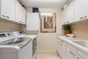 209 N Birch Rd, Fort Lauderdale, FL 33304 - Photo 17