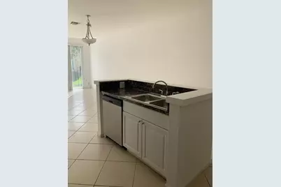 6366 Landings Way #6366, Tamarac, FL 33321 - Photo 5