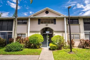 927 NE 199th St, Miami, FL 33179 - Photo 13