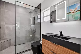 2720 NE 59th St, Fort Lauderdale, FL 33308 - Photo 15