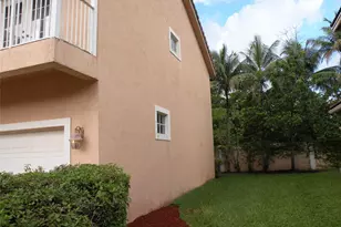 958 NW 127th Ave, Coral Springs, FL 33071 - Photo 5