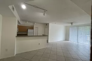 8010 N Nob Hill Rd, Tamarac, FL 33321 - Photo 7