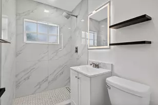 40 NW 68th St, Miami, FL 33150 - Photo 9