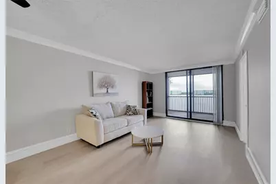 116 Lake Emerald Drive #401, Fort Lauderdale, FL 33309 - Photo 5