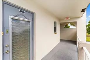 8280 Sunrise Lakes Blvd, Sunrise, FL 33322 - Photo 5