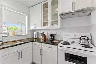 8280 Sunrise Lakes Blvd, Sunrise, FL 33322 - Photo 13