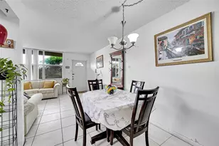 9061 Sunrise Lakes Blvd, Sunrise, FL 33322 - Photo 5