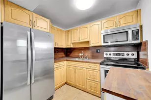 9061 Sunrise Lakes Blvd, Sunrise, FL 33322 - Photo 7