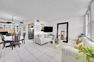 9061 Sunrise Lakes Blvd, Sunrise, FL 33322 - Photo 3