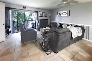 291 S Hollybrook Dr, Pembroke Pines, FL 33025 - Photo 3