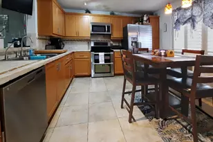 291 S Hollybrook Dr, Pembroke Pines, FL 33025 - Photo 3