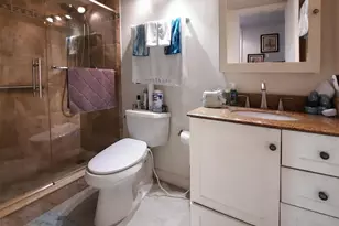 291 S Hollybrook Dr, Pembroke Pines, FL 33025 - Photo 7