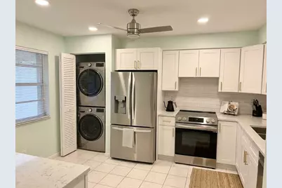1101 Colony Point Circle #220, Pembroke Pines, FL 33026 - Photo 3