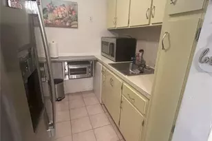 900 SW 10th Terrace, Hallandale Beach, FL 33009 - Photo 5