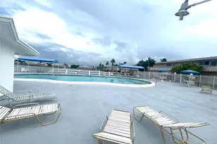 900 SW 10th Terrace, Hallandale Beach, FL 33009 - Photo 15