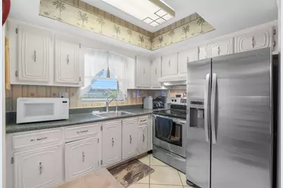 100 SE 6th Avenue #304, Pompano Beach, FL 33060 - Photo 9