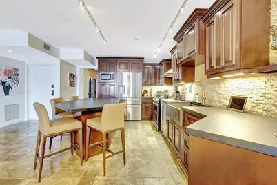 2300 Diana #203, Hallandale Beach, FL 33009 - Photo 7