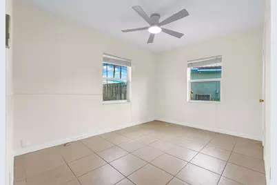 261 NE 45th Street, Oakland Park, FL 33334 - Photo 37