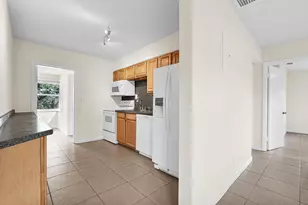 261 NE 45th St, Oakland Park, FL 33334 - Photo 25