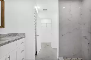 261 NE 45th St, Oakland Park, FL 33334 - Photo 11