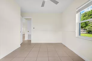 261 NE 45th St, Oakland Park, FL 33334 - Photo 9