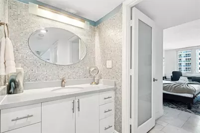 2301 Collins Avenue #1015, Miami Beach, FL 33139 - Photo 9