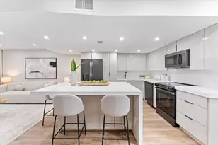 840 NE 20th Dr, Wilton Manors, FL 33305 - Photo 11