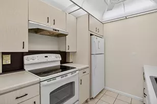 2401 Antigua Cir, Coconut Creek, FL 33066 - Photo 9