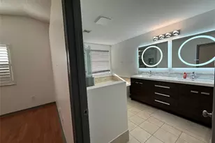 322 SW 193rd Ave, Pembroke Pines, FL 33029 - Photo 5