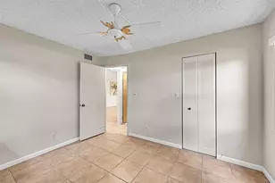 9261 Sunrise Lakes Blvd, Sunrise, FL 33322 - Photo 11