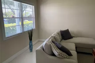 209 Ventnor M, Deerfield Beach, FL 33442 - Photo 3