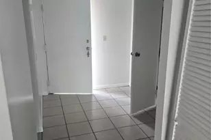 2830 Somerset Dr, Fort Lauderdale, FL 33311 - Photo 5