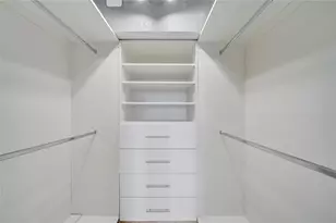 1100 St Charles Pl, Pembroke Pines, FL 33026 - Photo 17