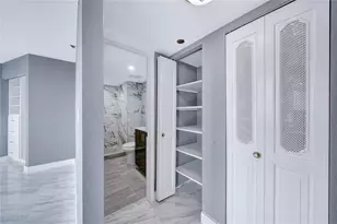 1100 St Charles Pl, Pembroke Pines, FL 33026 - Photo 27