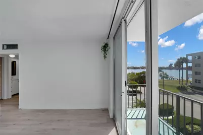 301 Croton Avenue #302, Lantana, FL 33462 - Photo 3