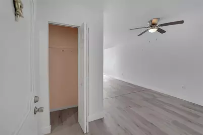 301 Croton Avenue #302, Lantana, FL 33462 - Photo 11