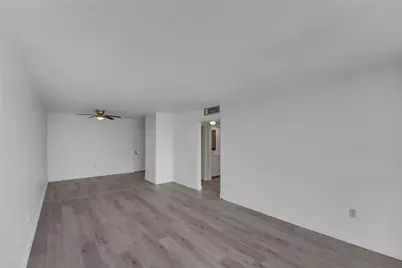 301 Croton Avenue #302, Lantana, FL 33462 - Photo 17