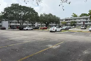 8405 NW 61st St, Tamarac, FL 33321 - Photo 25