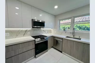 1042 Tyler Street, Hollywood, FL 33019 - Photo 13