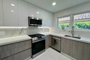 1042 Tyler St, Hollywood, FL 33019 - Photo 13