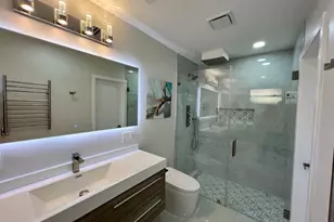 1042 Tyler St, Hollywood, FL 33019 - Photo 15