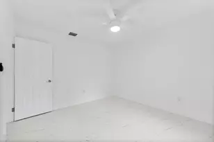 1005 NW 123rd St, North Miami, FL 33168 - Photo 9