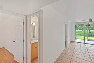 9470 Poinciana Pl, Davie, FL 33324 - Photo 5