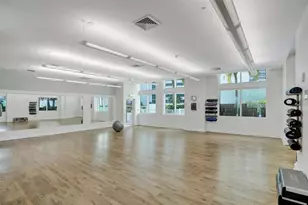 1900 N Bayshore Dr, Miami, FL 33132 - Photo 37